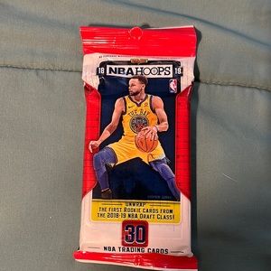 New sealed 18 19 NBA HOOPS
